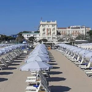 4* Hotel Grand